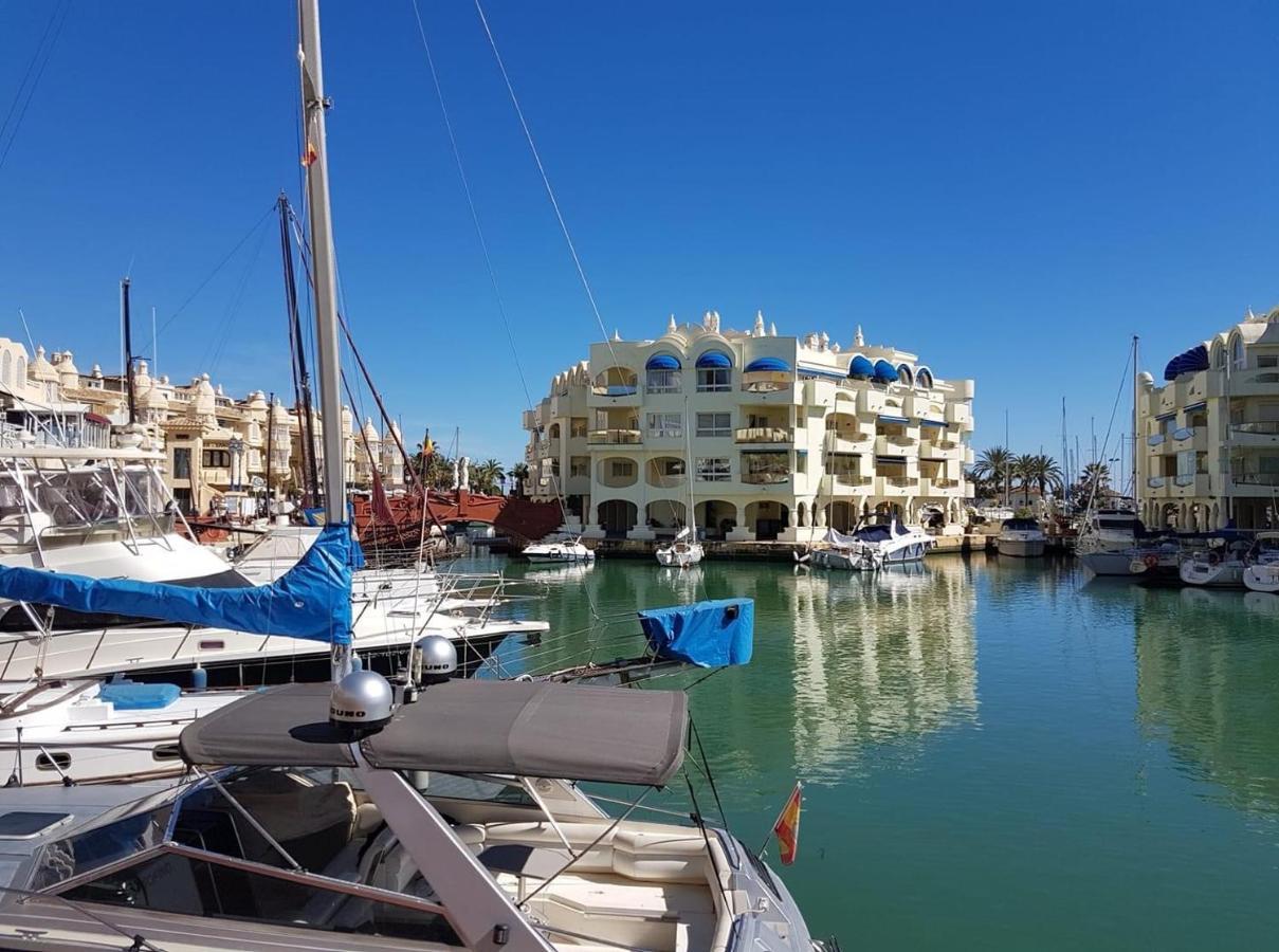 Apartamento Benalmadena Puerto Marina Apartment Luaran gambar