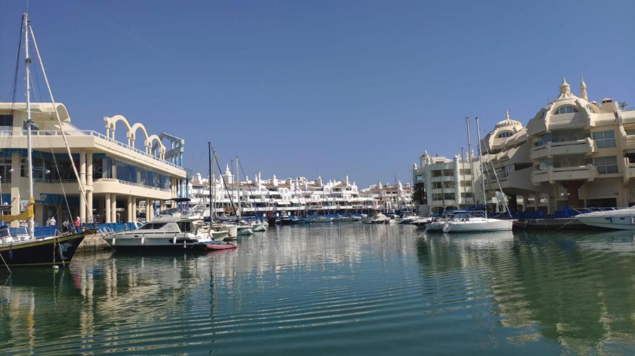 Apartamento Benalmadena Puerto Marina Apartment Luaran gambar