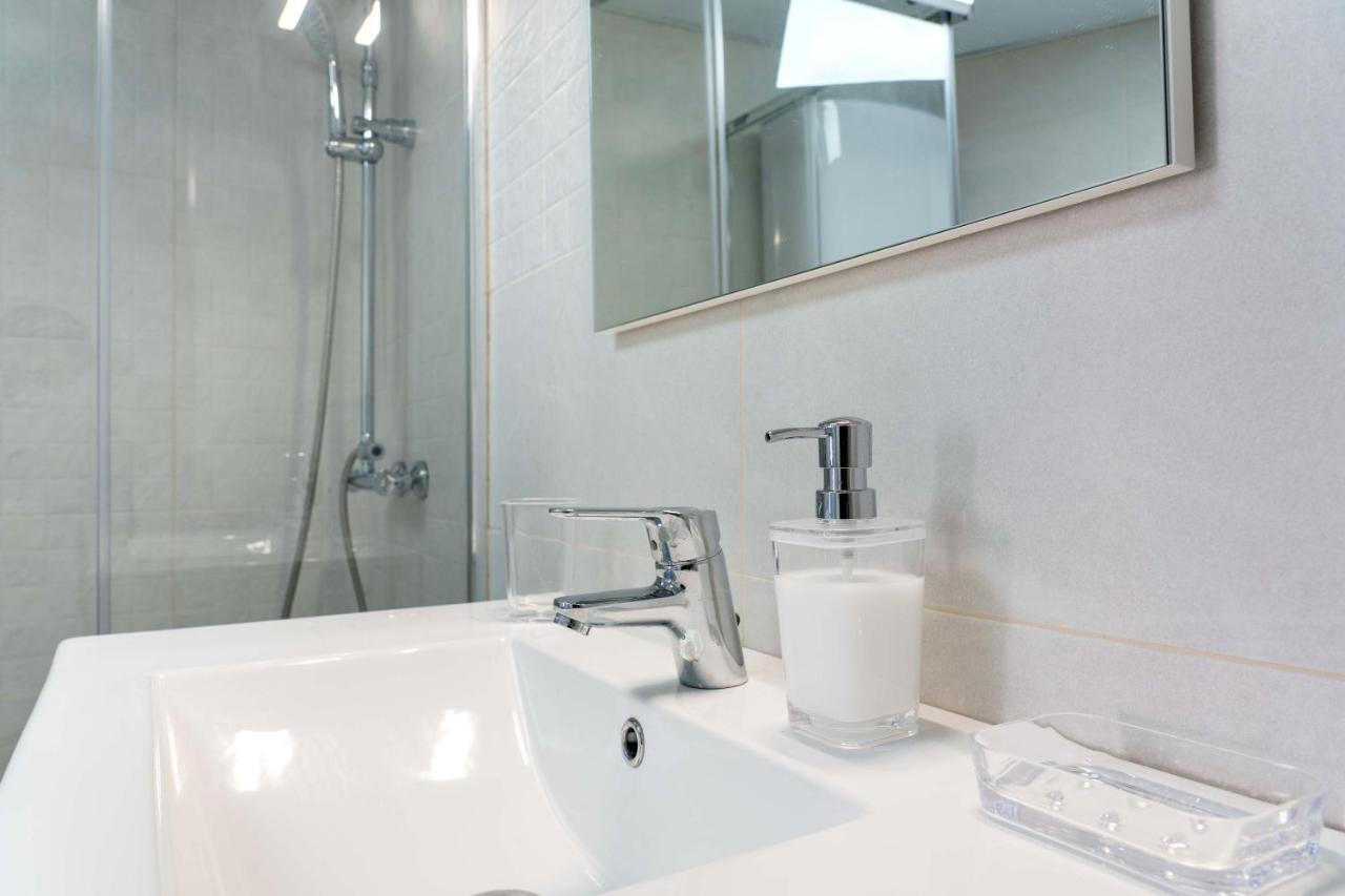 Apartamento Benalmadena Puerto Marina Apartment Luaran gambar