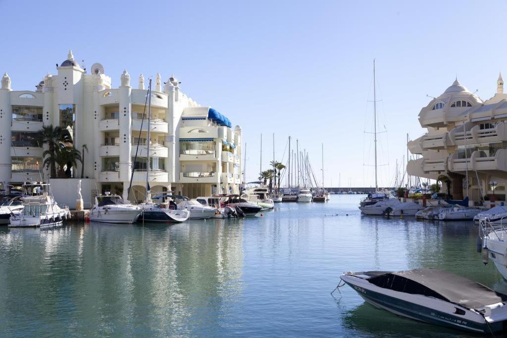 Apartamento Benalmadena Puerto Marina Apartment Luaran gambar
