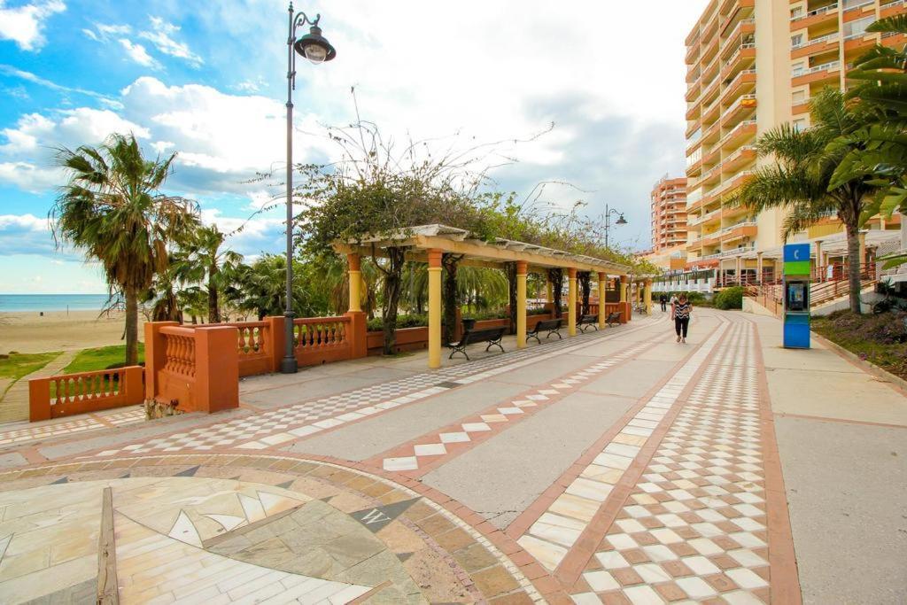 Apartamento Benalmadena Puerto Marina Apartment Luaran gambar