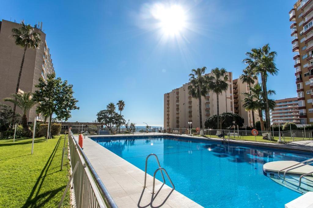 Apartamento Benalmadena Puerto Marina Apartment Luaran gambar